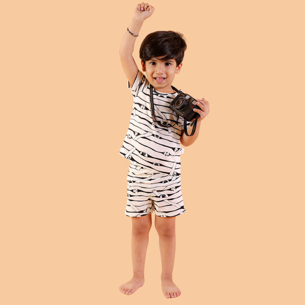 Bears Cub Half Sleeves Printed T-shirt & Shorts Set For Boys - Ecru