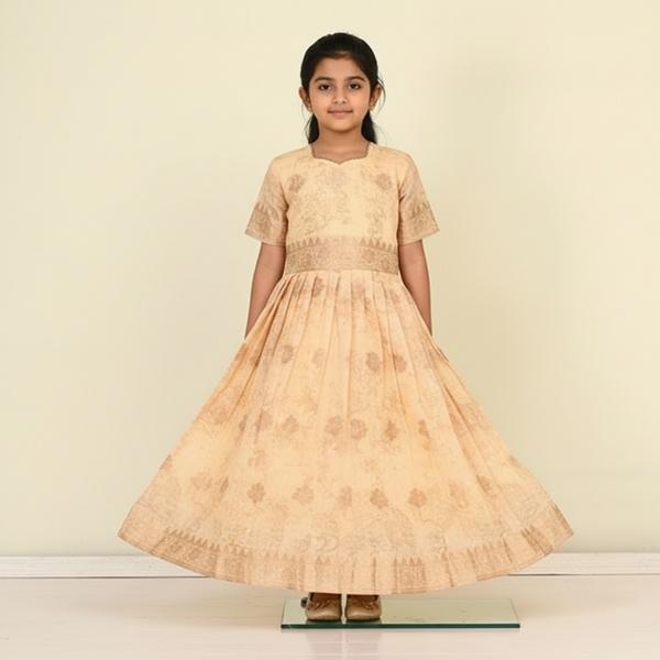 GOLDEN CHANDARI WITH A GOLDEN LUREX BORDER